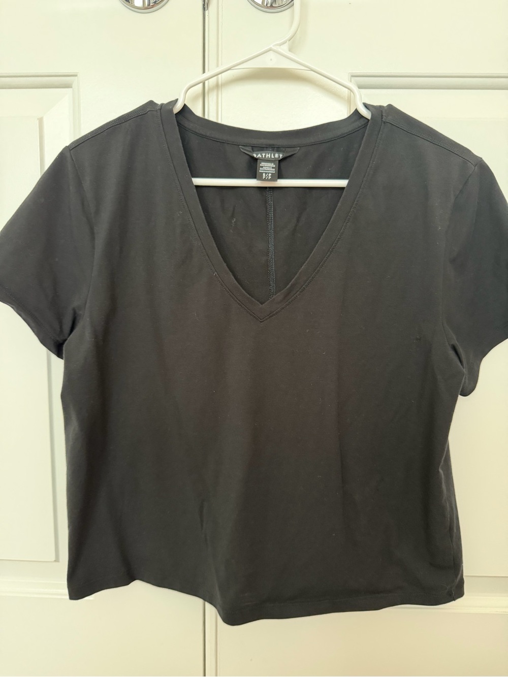 EUC Athleta Black Essential V-Neck Tee Sz SM/P Stretch
